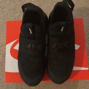 Big kid-Boys All black slip on sneakers